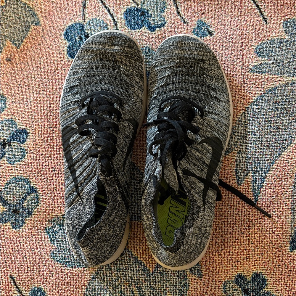 Nike Black and Gray Knit Running Shoes